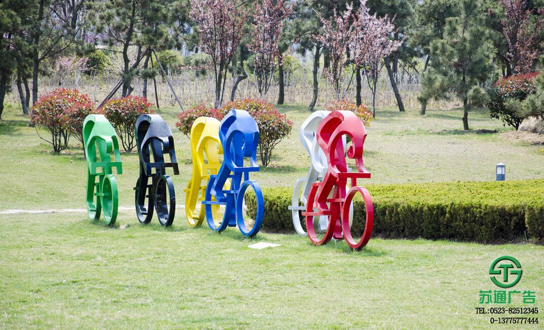 現(xiàn)代廣場雕塑生產(chǎn)廠家選擇蘇通廣告