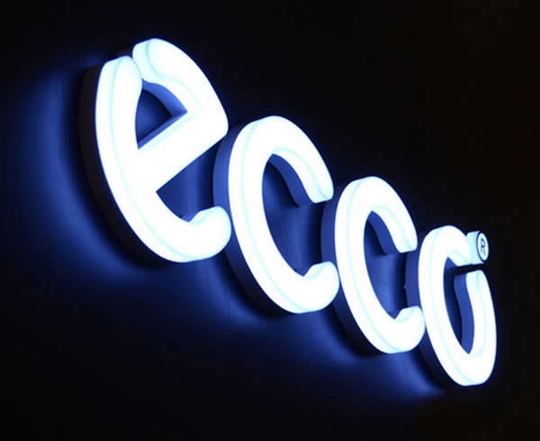 門頭招牌發(fā)光字制作公司