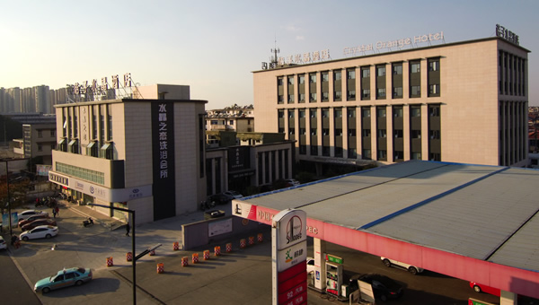 桔子水晶酒店樓頂發光字設計制作