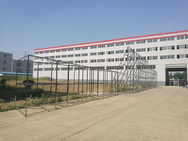 中裕科技樓頂發(fā)光字制作加工