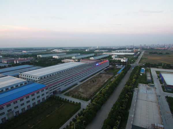 中裕科技樓頂發(fā)光字制作加工